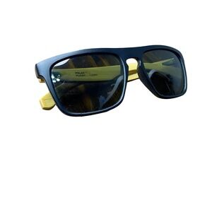 PUGS GEAR Polarized Sunglasses Bamboo Wood‎ Black Frame UV Protection
